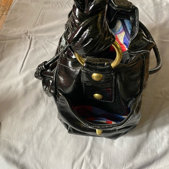 Like New Coach Black Resort Hobo Drawstring Bag in Patent Leather - Picture 9 of 11